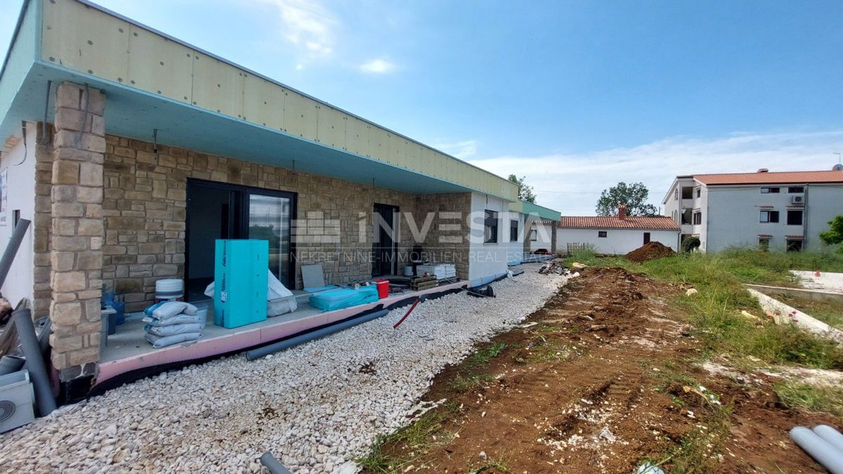 Bifamiliare con piscina