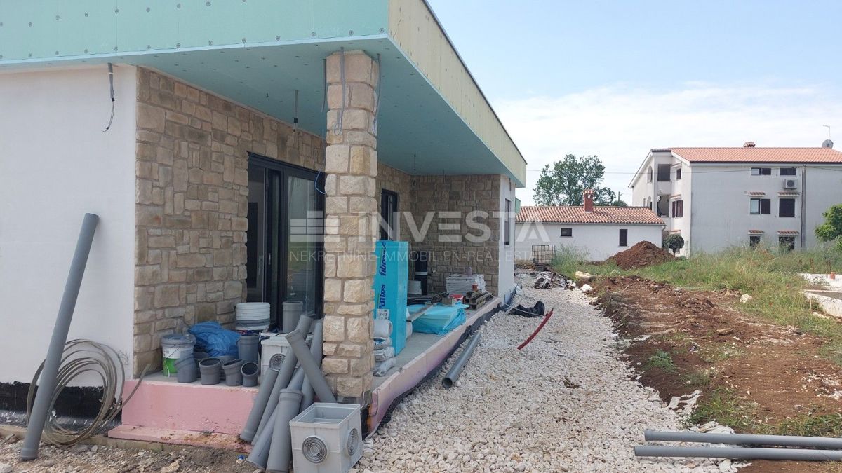 Bifamiliare con piscina