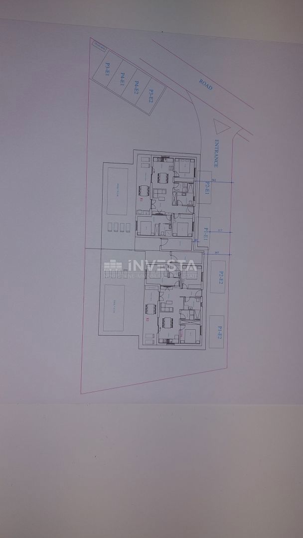 Bifamiliare con piscina