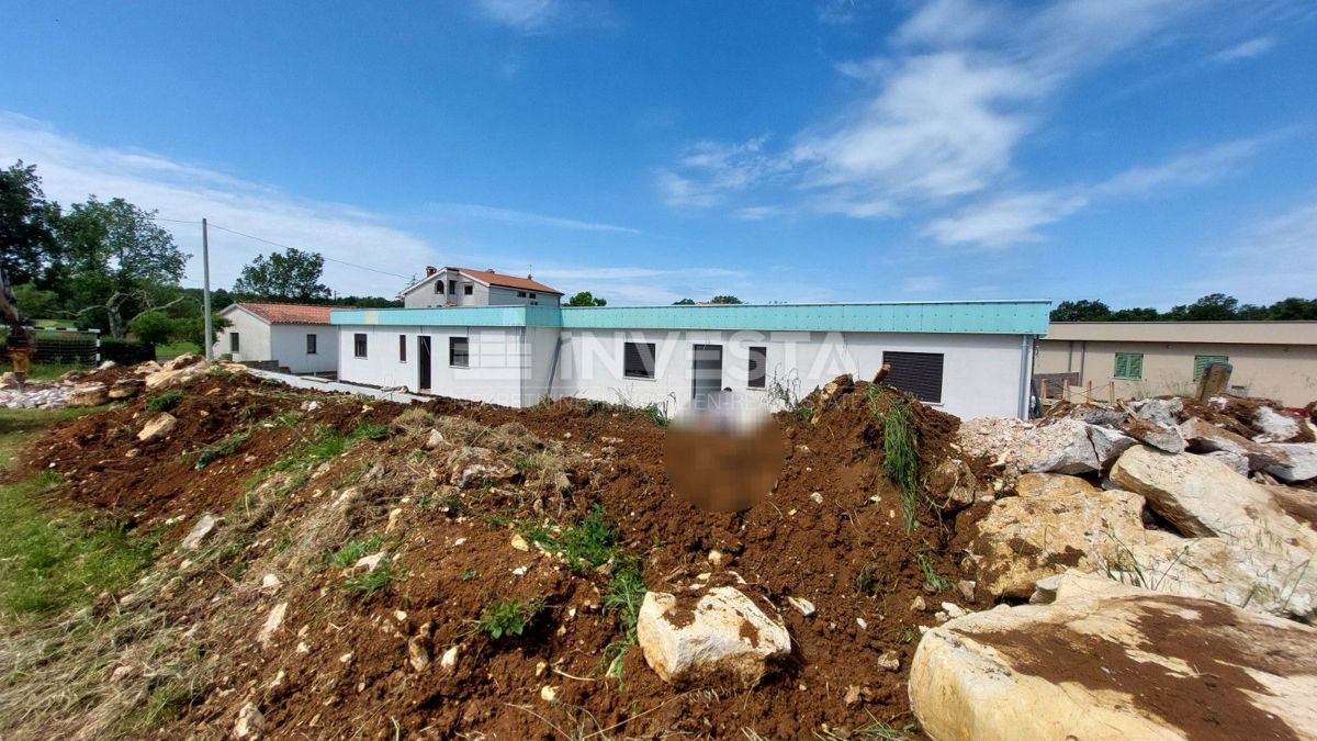 Bifamiliare con piscina