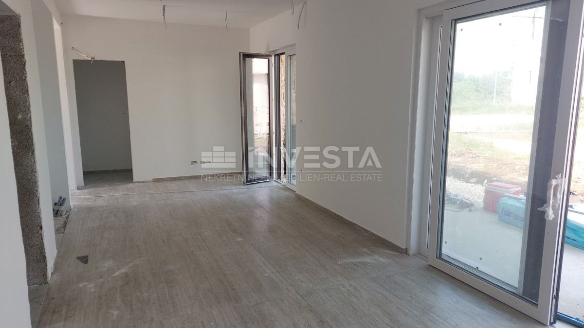 Bifamiliare con piscina