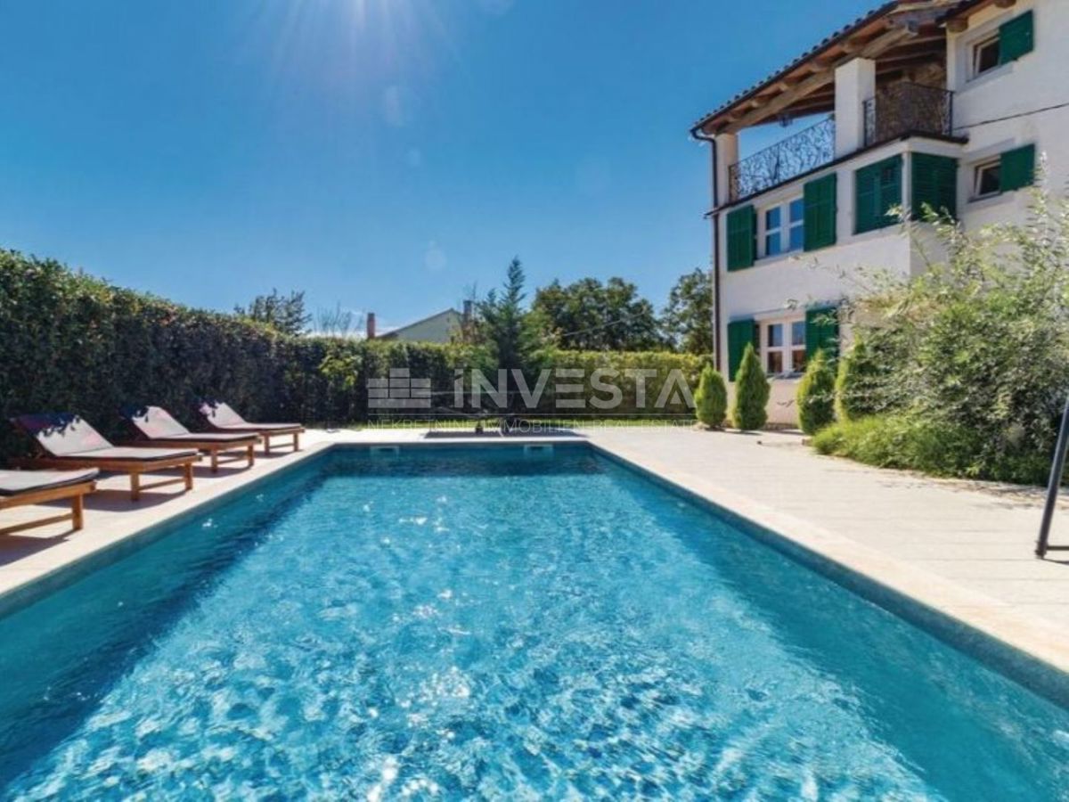 Casa in pietra ristrutturata con piscina nell'entroterra dell'Istria