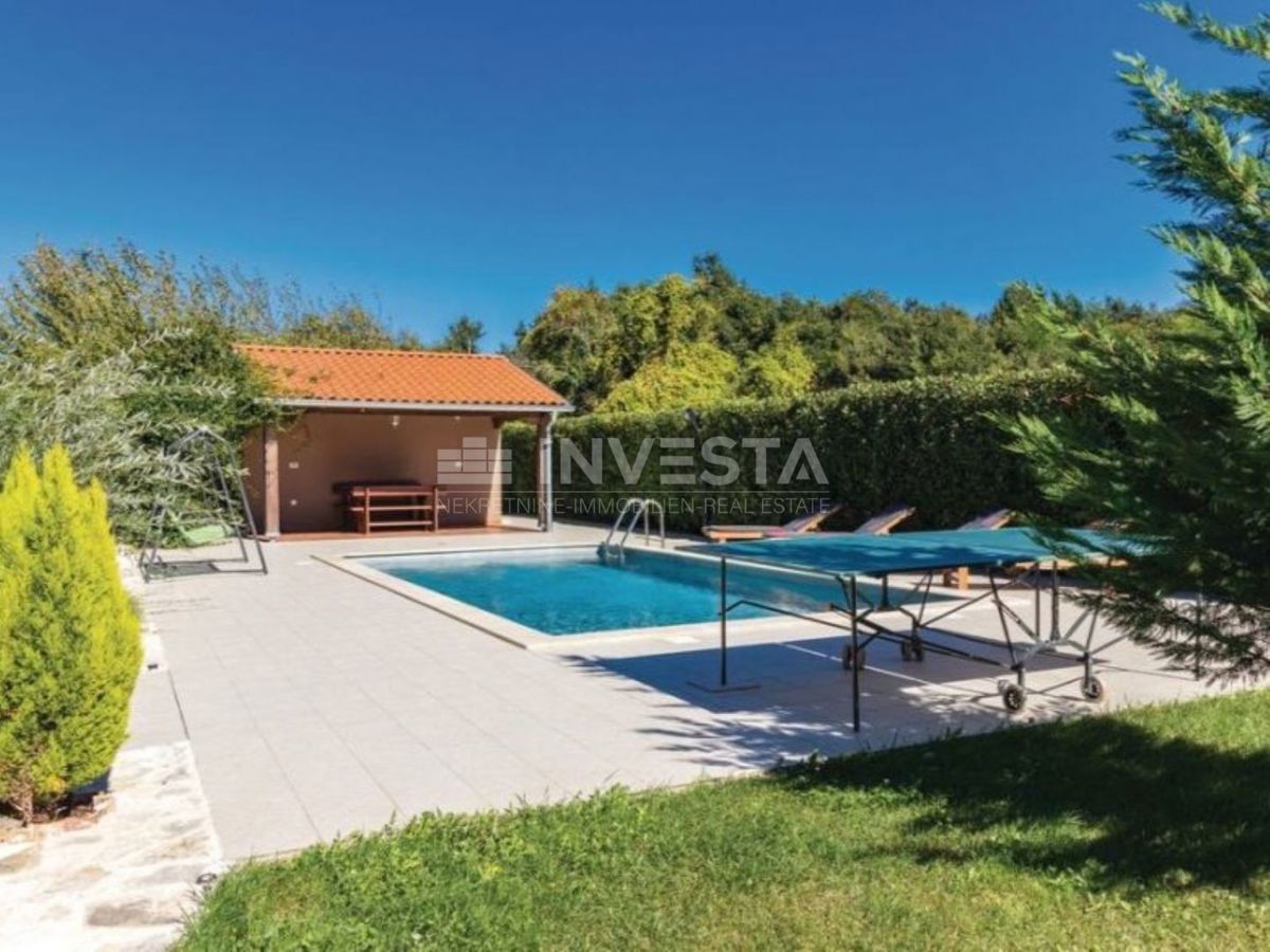Casa in pietra ristrutturata con piscina nell'entroterra dell'Istria