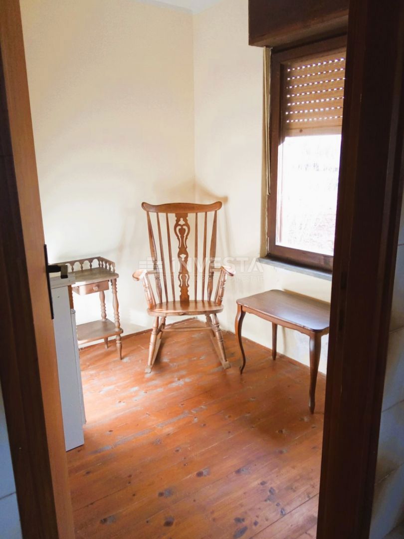 Pazin, Casa in natura con terreno edificabile