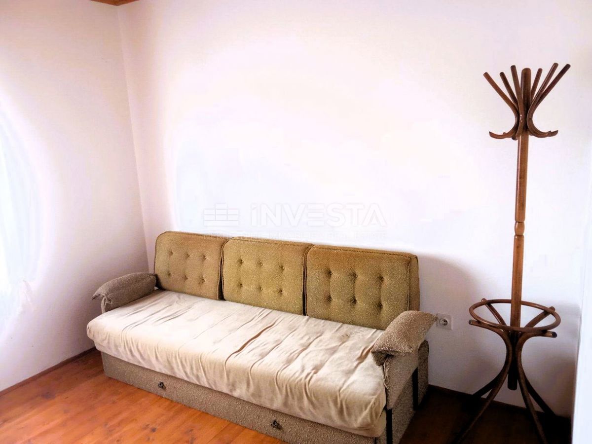 Pazin, Casa in natura con terreno edificabile