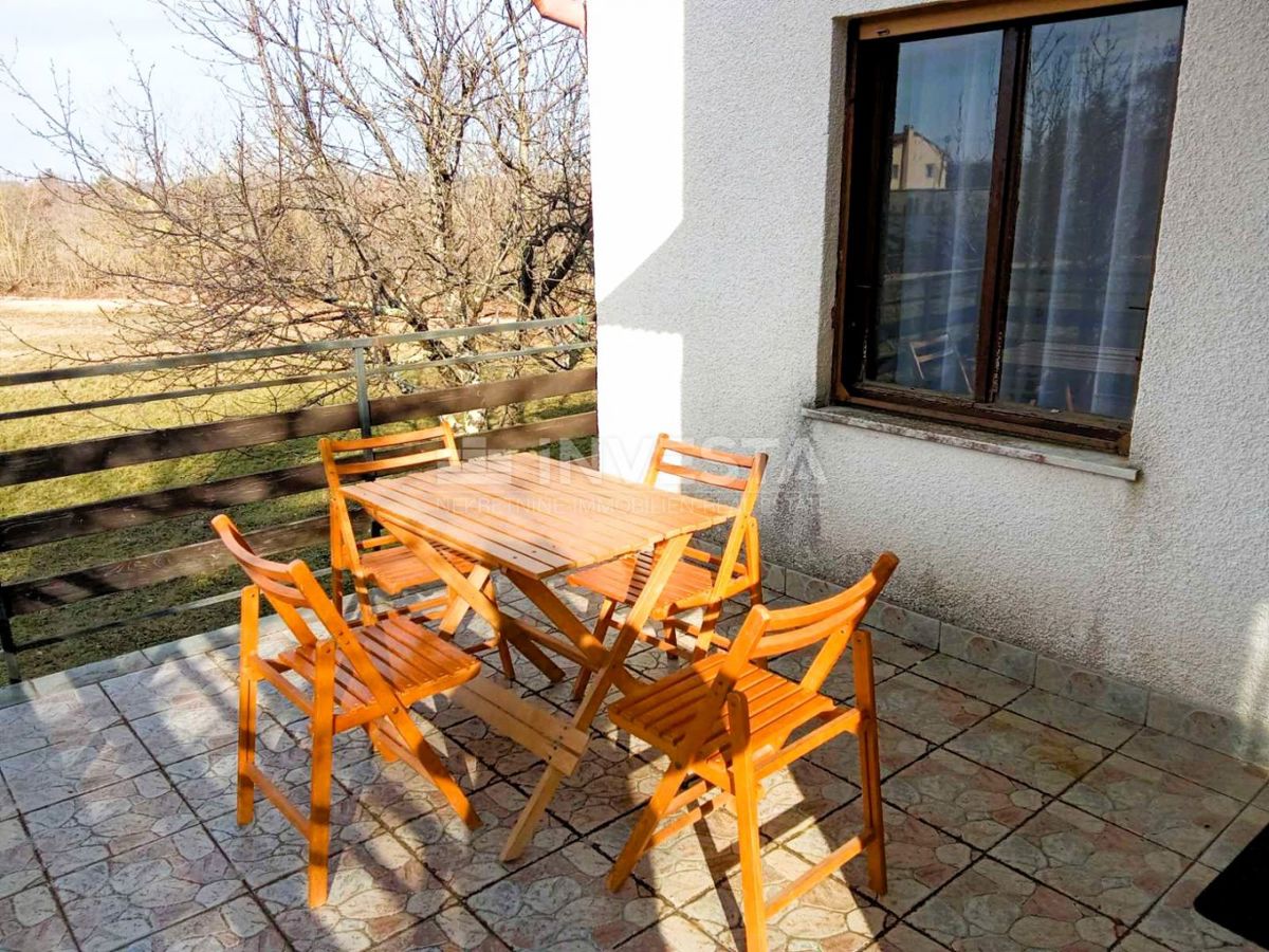 Pazin, Casa in natura con terreno edificabile