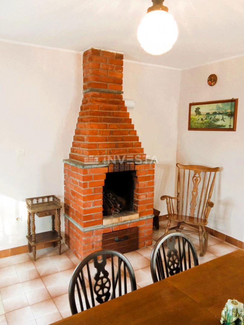 Pazin, Casa in natura con terreno edificabile