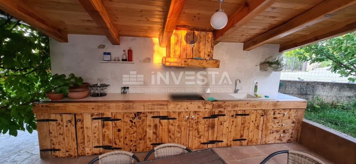 Momjan, Casa con piscina