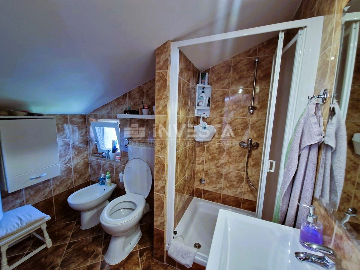 Centro di Fažana, appartamento con 3 camere da letto e 2 bagni, a 350 m dalla spiaggia