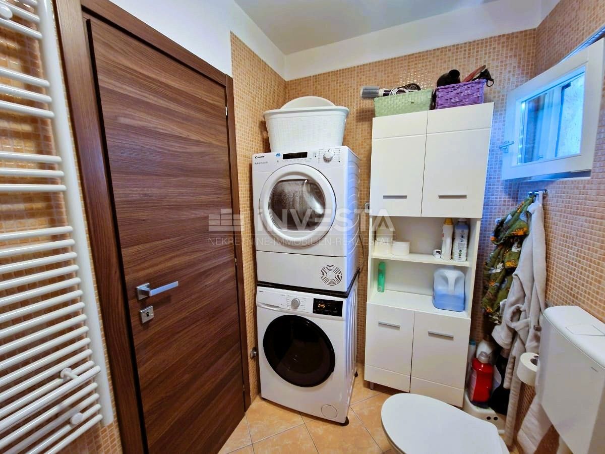 Centro di Fažana, appartamento con 3 camere da letto e 2 bagni, a 350 m dalla spiaggia