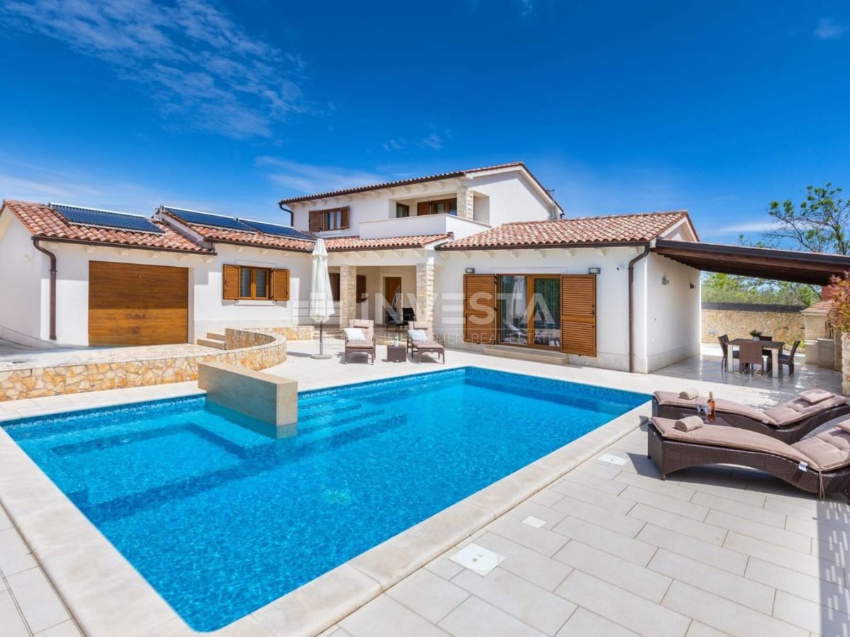 Dignano, villa moderna con piscina, 4 camere da letto