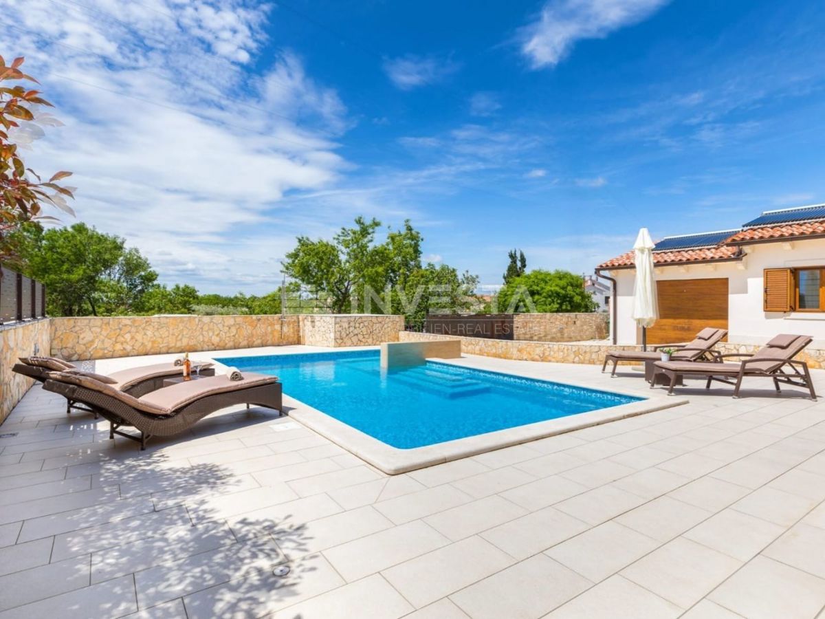 Dignano, villa moderna con piscina, 4 camere da letto