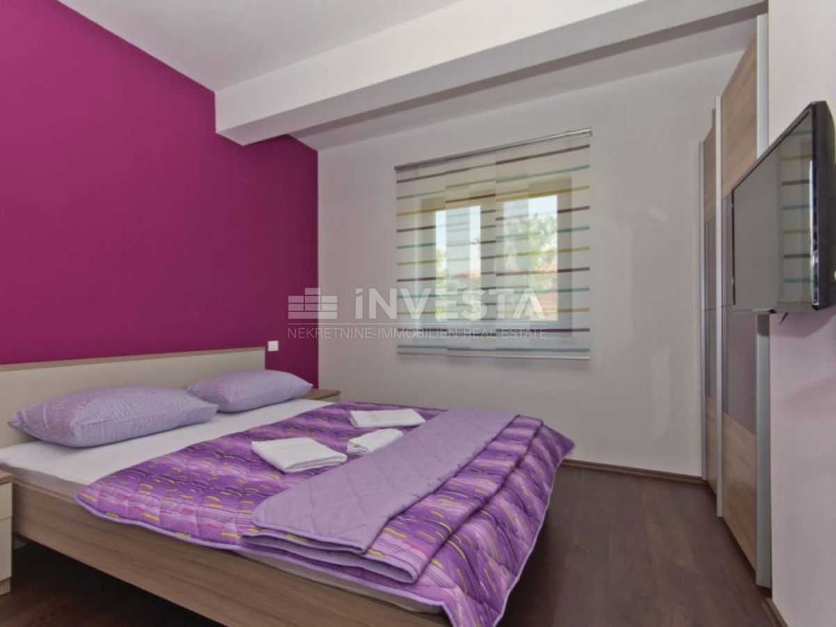 Dignano, villa moderna con piscina, 4 camere da letto