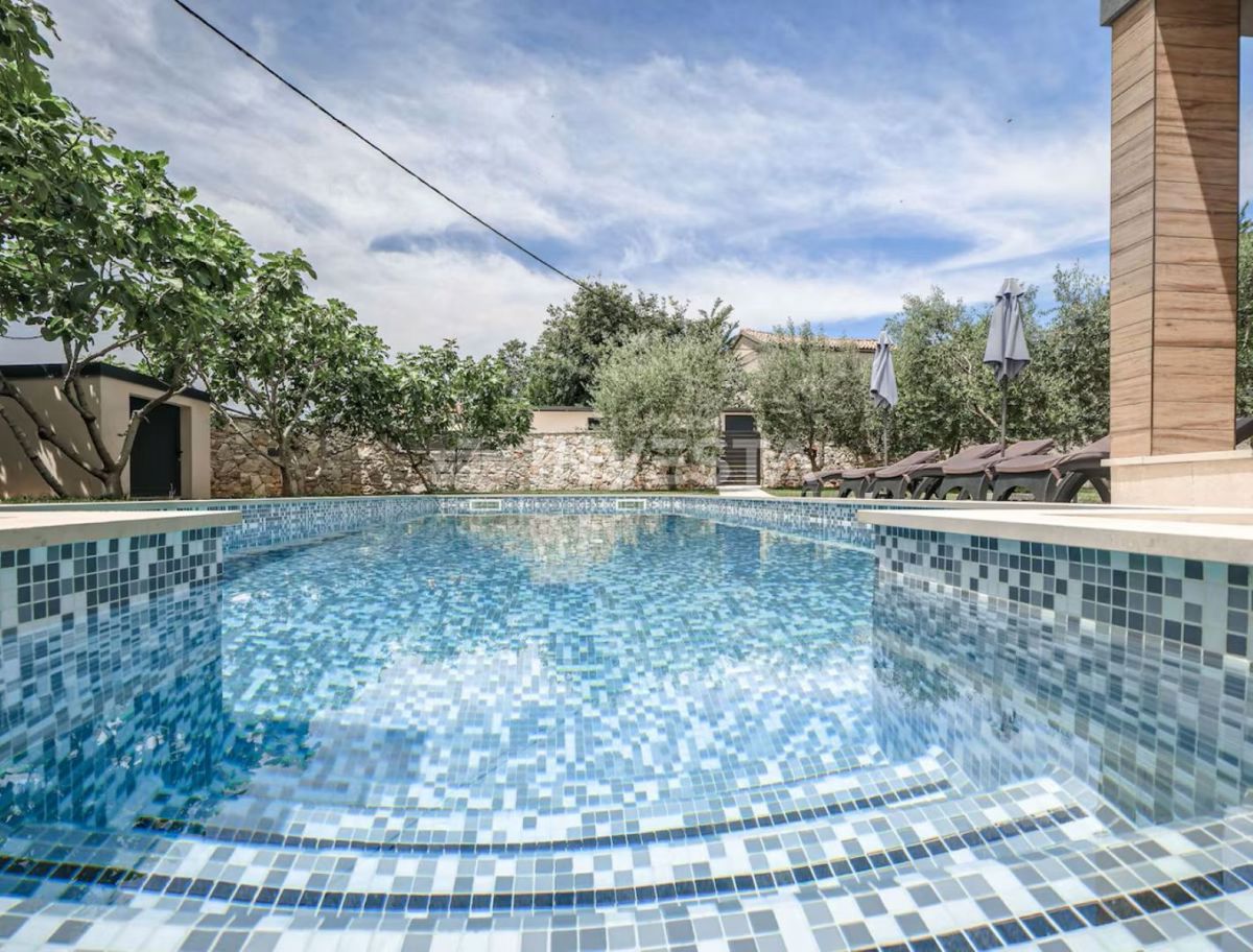 Zona di Marčana, casa con piscina riscaldata