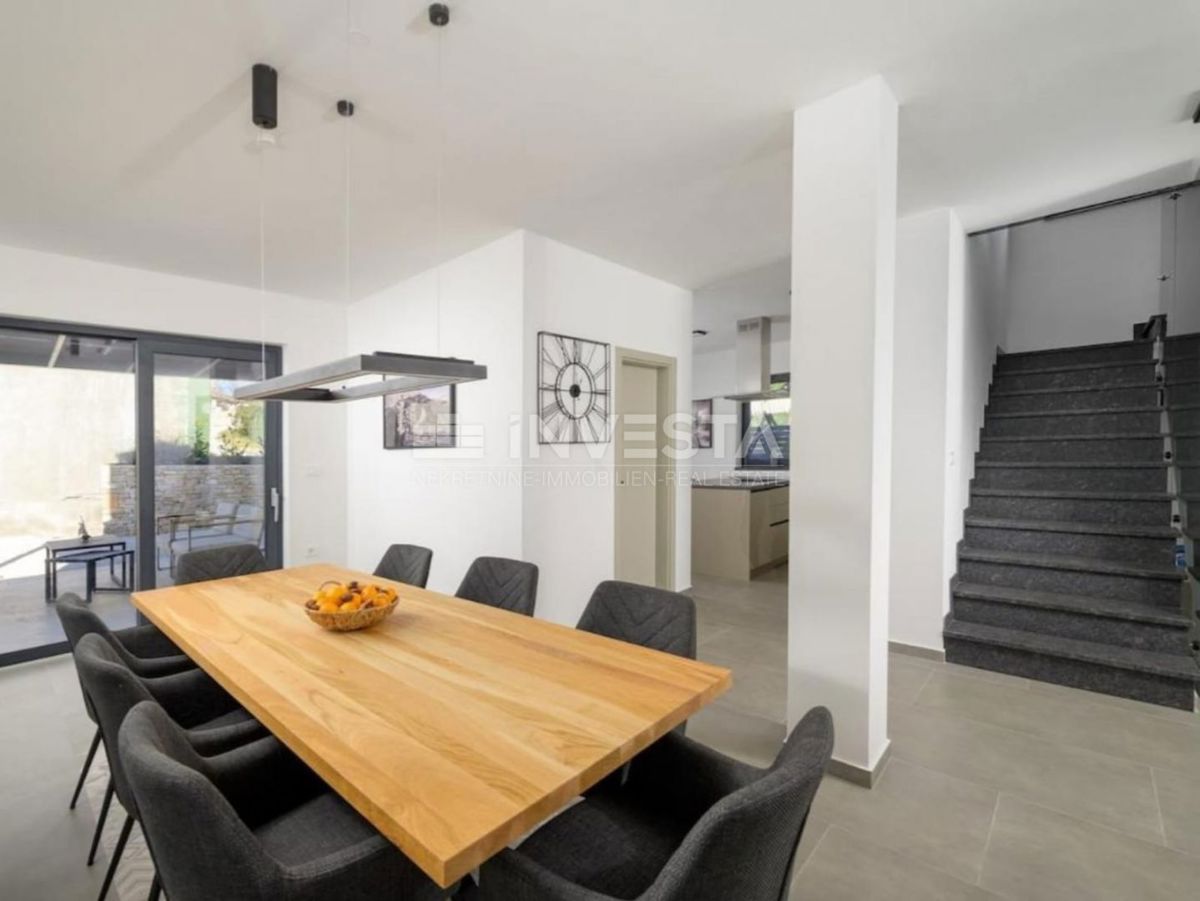 Svetvinčent, bellissima villa con piscina, AFFARE! PREZZO RIBASSATO!