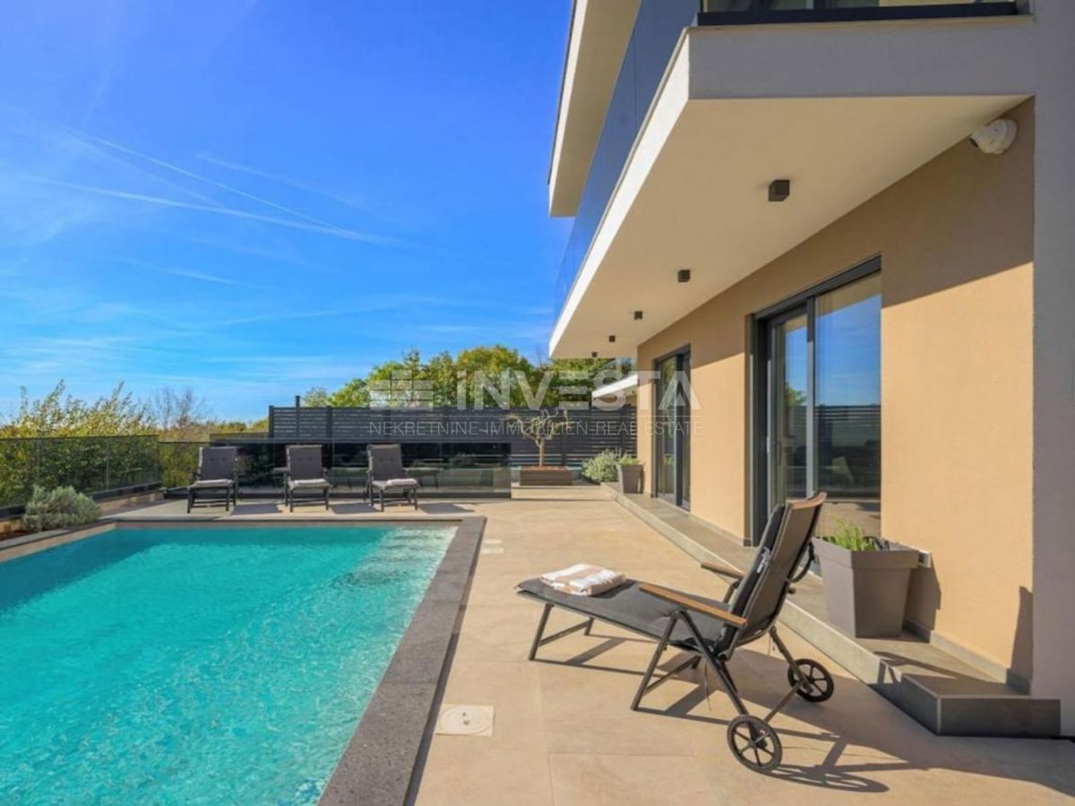 Svetvinčent, bellissima villa con piscina, AFFARE! PREZZO RIBASSATO!