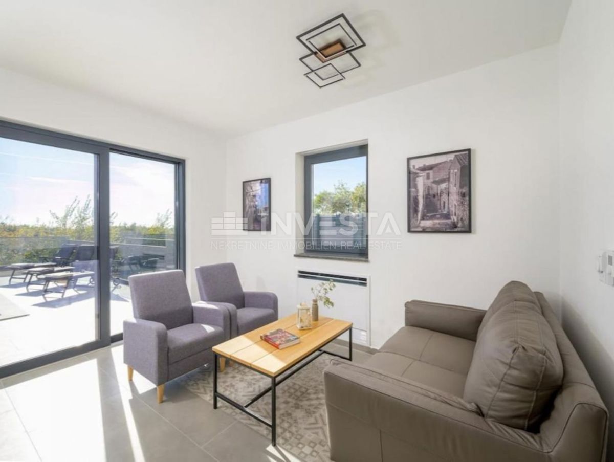 Svetvinčent, bellissima villa con piscina, AFFARE! PREZZO RIBASSATO!