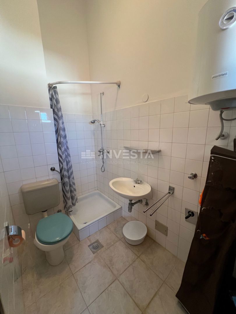 Barbariga, monolocale con terrazza