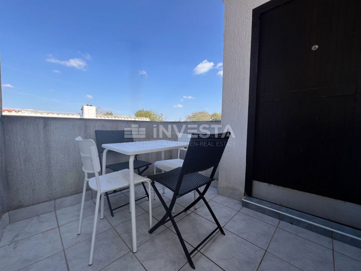 Barbariga, monolocale con terrazza