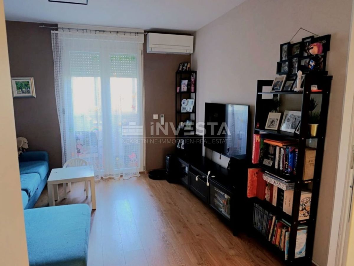 Pola, Vidikovac, appartamento ristrutturato al 3° piano con ascensore, 2 camere da letto e balcone