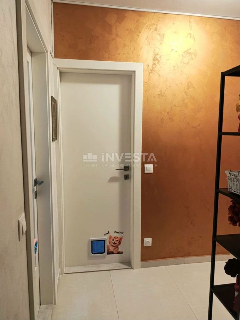 Pola, Vidikovac, appartamento ristrutturato al 3° piano con ascensore, 2 camere da letto e balcone