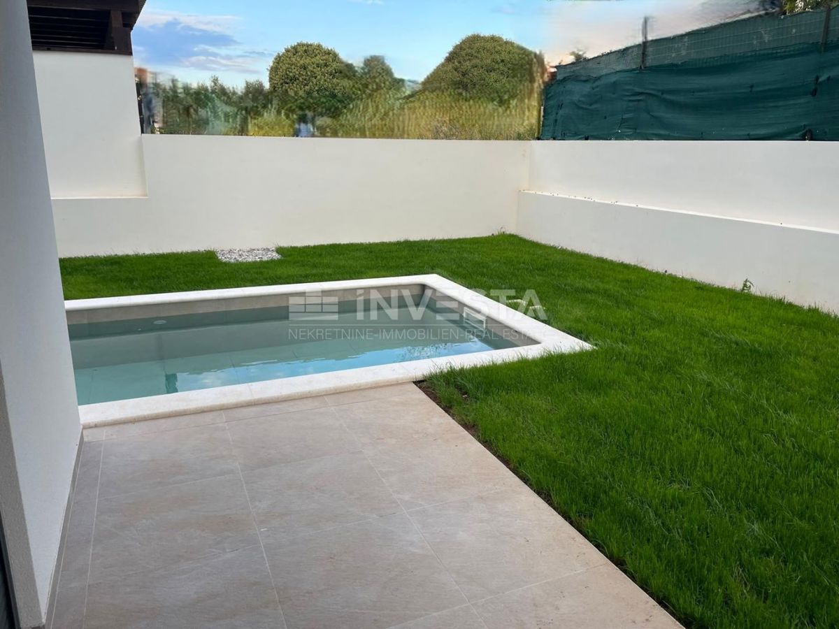 Medolino, Premantura, appartamento di lusso 99 m² con piscina, giardino e 2 posti auto