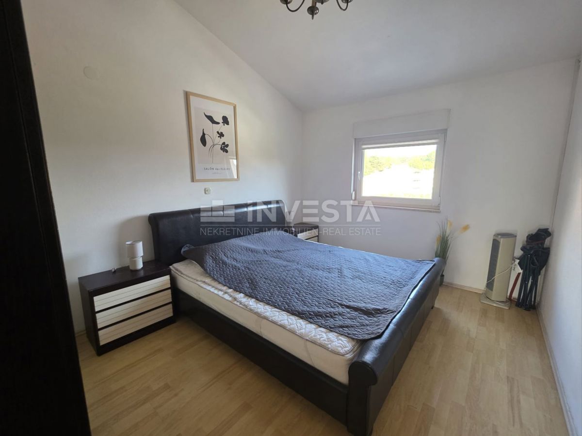 Pola appartamento familiare in ottima posizione con tre camere da letto terrazza e parcheggio