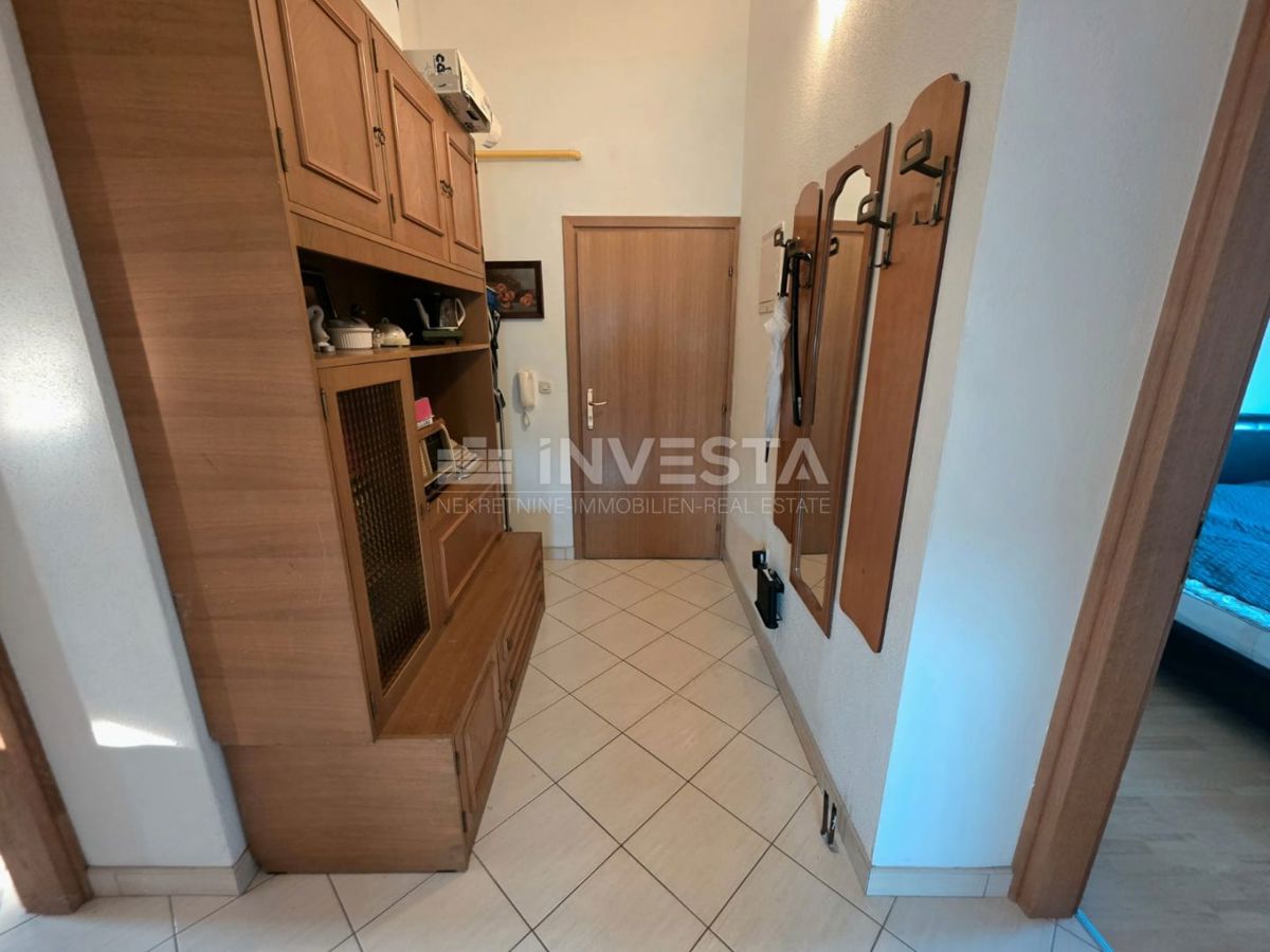 Pola appartamento familiare in ottima posizione con tre camere da letto terrazza e parcheggio