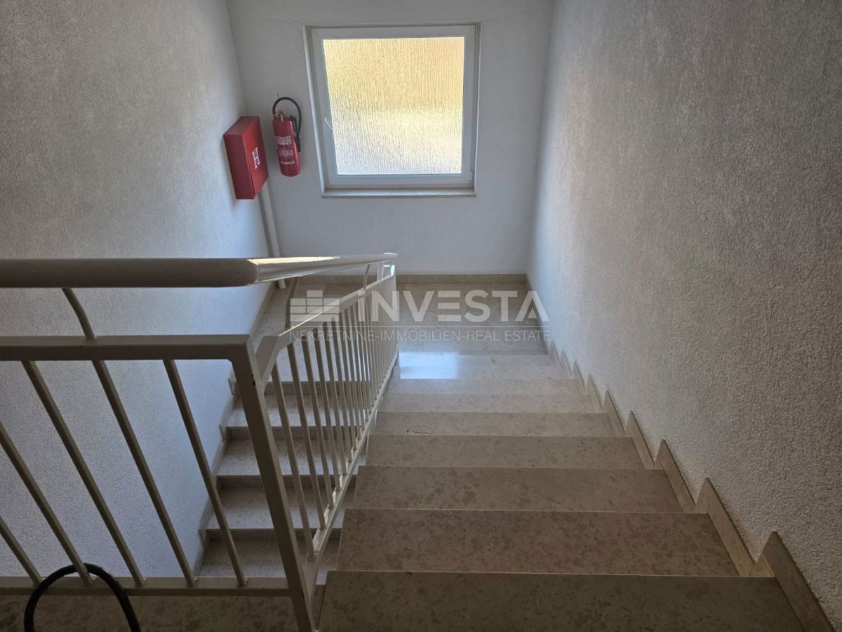 Pola appartamento familiare in ottima posizione con tre camere da letto terrazza e parcheggio