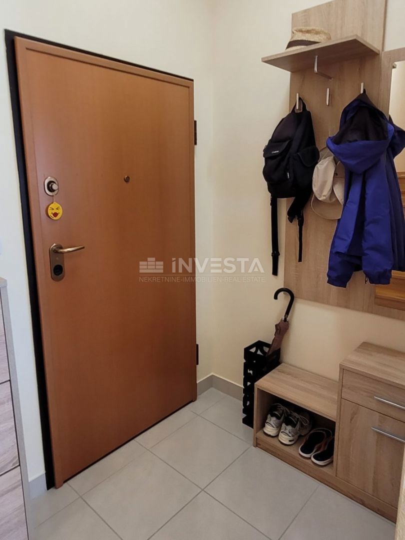 Ampio appartamento con 3 camere da letto, 2 terrazze e vista mare