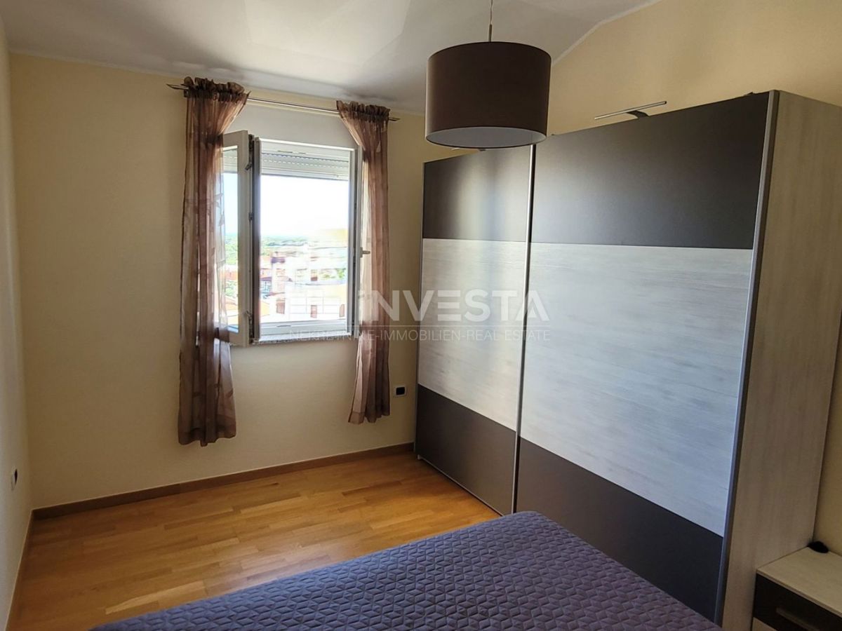 Ampio appartamento con 3 camere da letto, 2 terrazze e vista mare