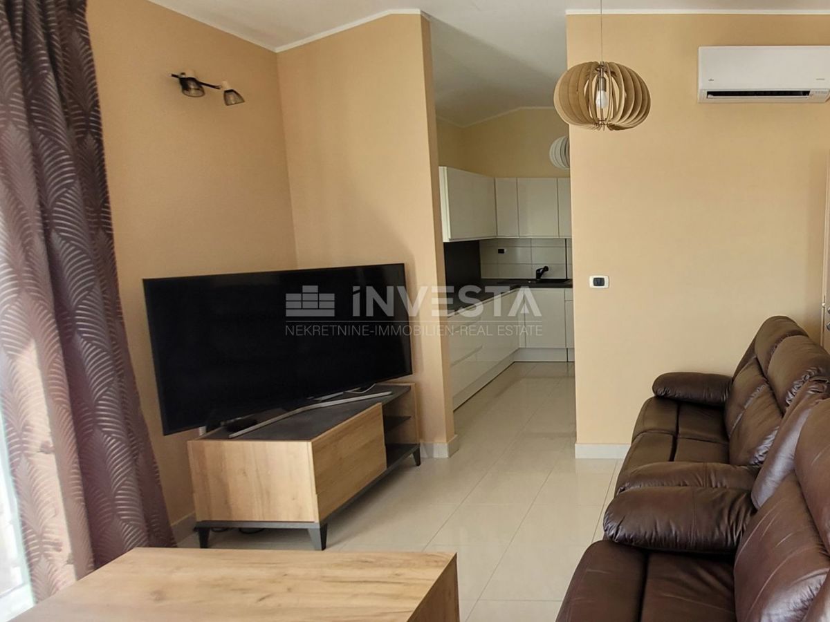 Ampio appartamento con 3 camere da letto, 2 terrazze e vista mare