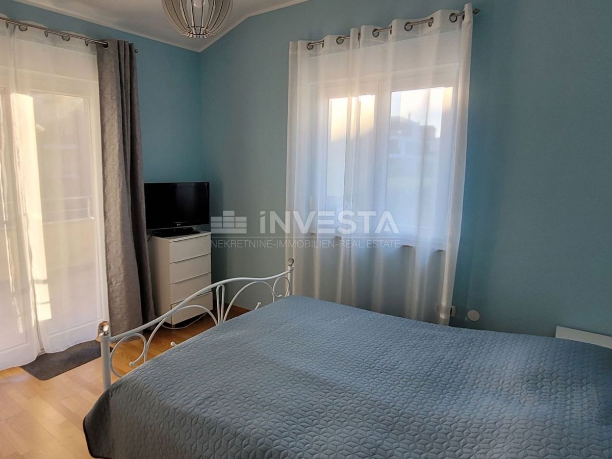 Ampio appartamento con 3 camere da letto, 2 terrazze e vista mare