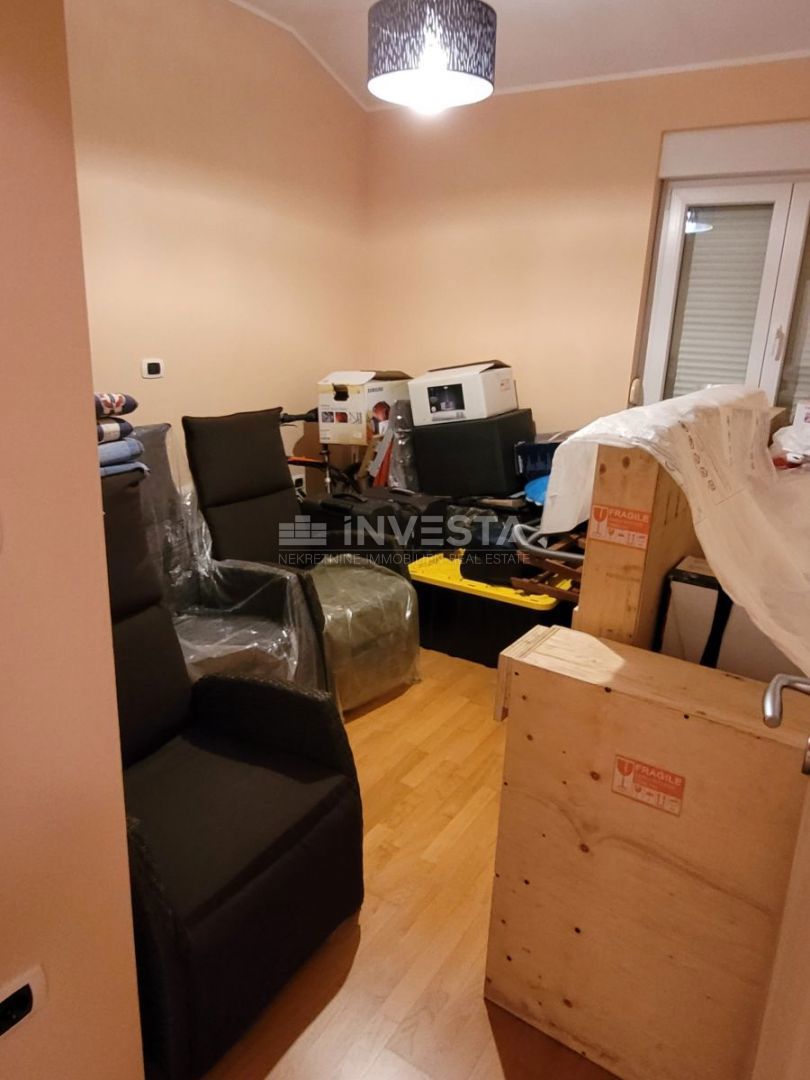 Ampio appartamento con 3 camere da letto, 2 terrazze e vista mare