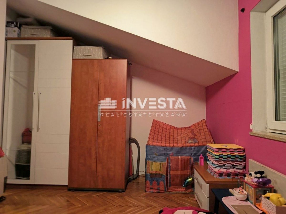 Parenzo, bilocale con vista mare, 60 m2