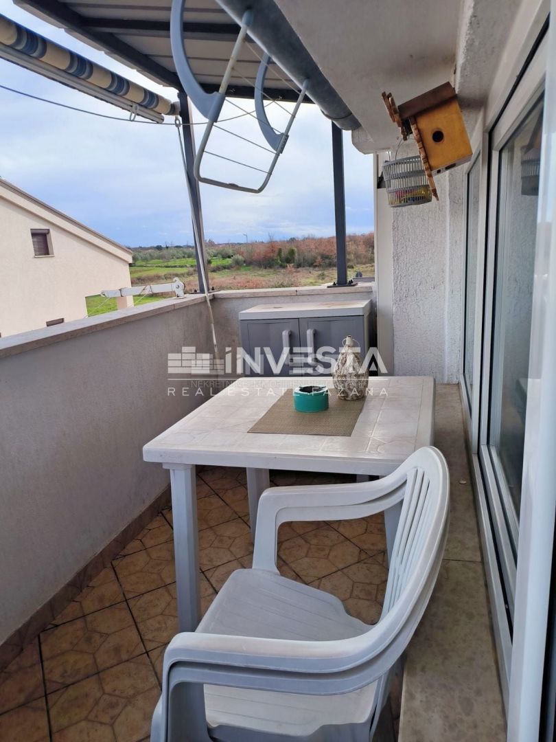 Parenzo, bilocale con vista mare, 60 m2