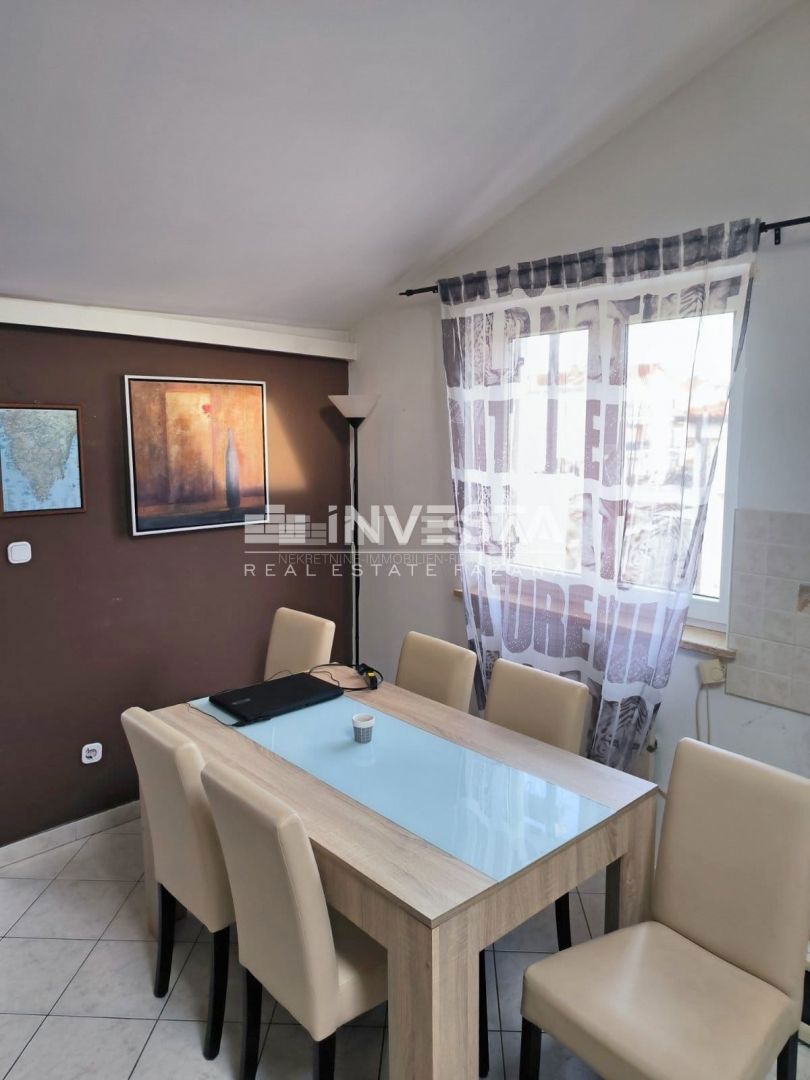 Parenzo, bilocale con vista mare, 60 m2