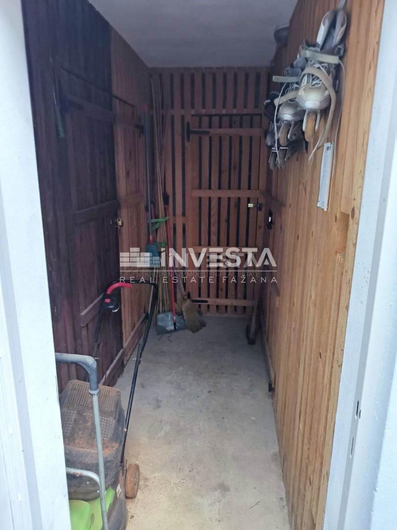 Parenzo, bilocale con vista mare, 60 m2