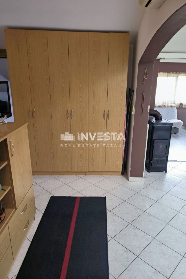 Parenzo, bilocale con vista mare, 60 m2