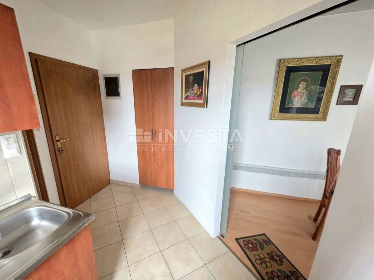 Appartamento con una camera da letto, terrazza e vista sul verde - 1,5 km dal mare