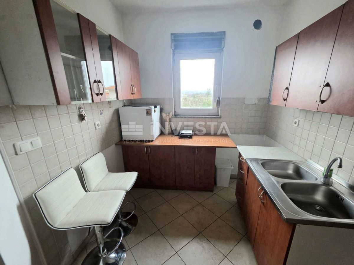 Appartamento con una camera da letto, terrazza e vista sul verde - 1,5 km dal mare