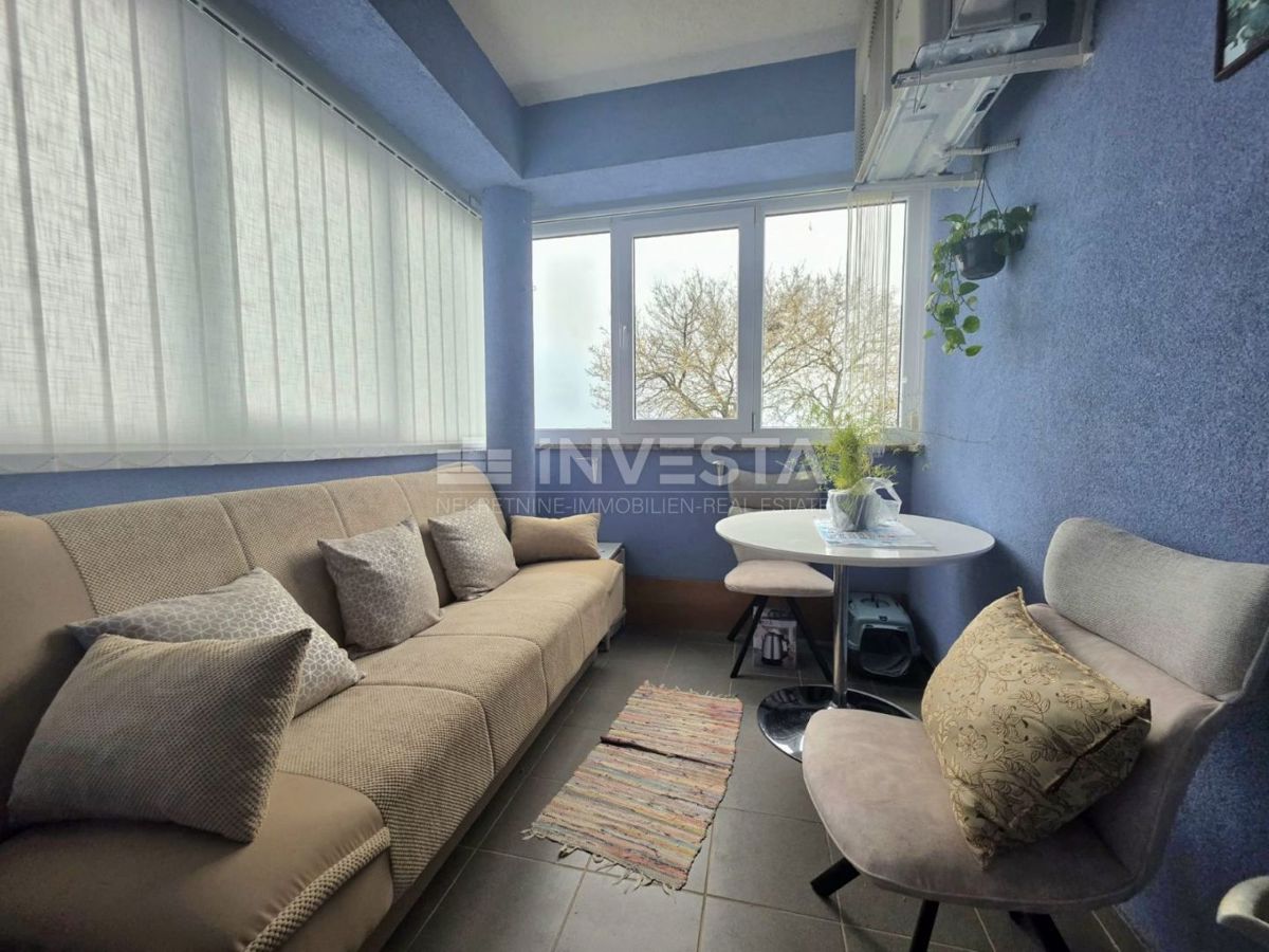 Appartamento con una camera da letto, terrazza e vista sul verde - 1,5 km dal mare