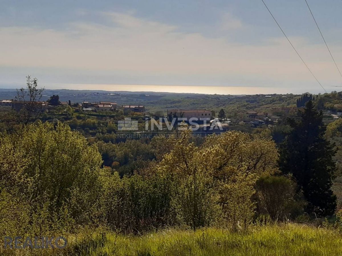 Casa istriana autoctona con vista sul mare e sulle colline
