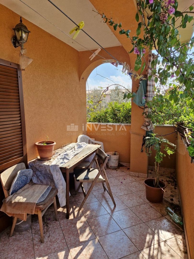 Pola, casa unifamiliare con 4 appartamenti e un ampio giardino