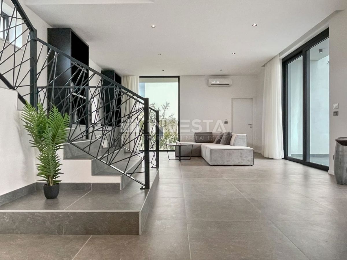 Poreč, dintorni, villa moderna 306m², vista mare