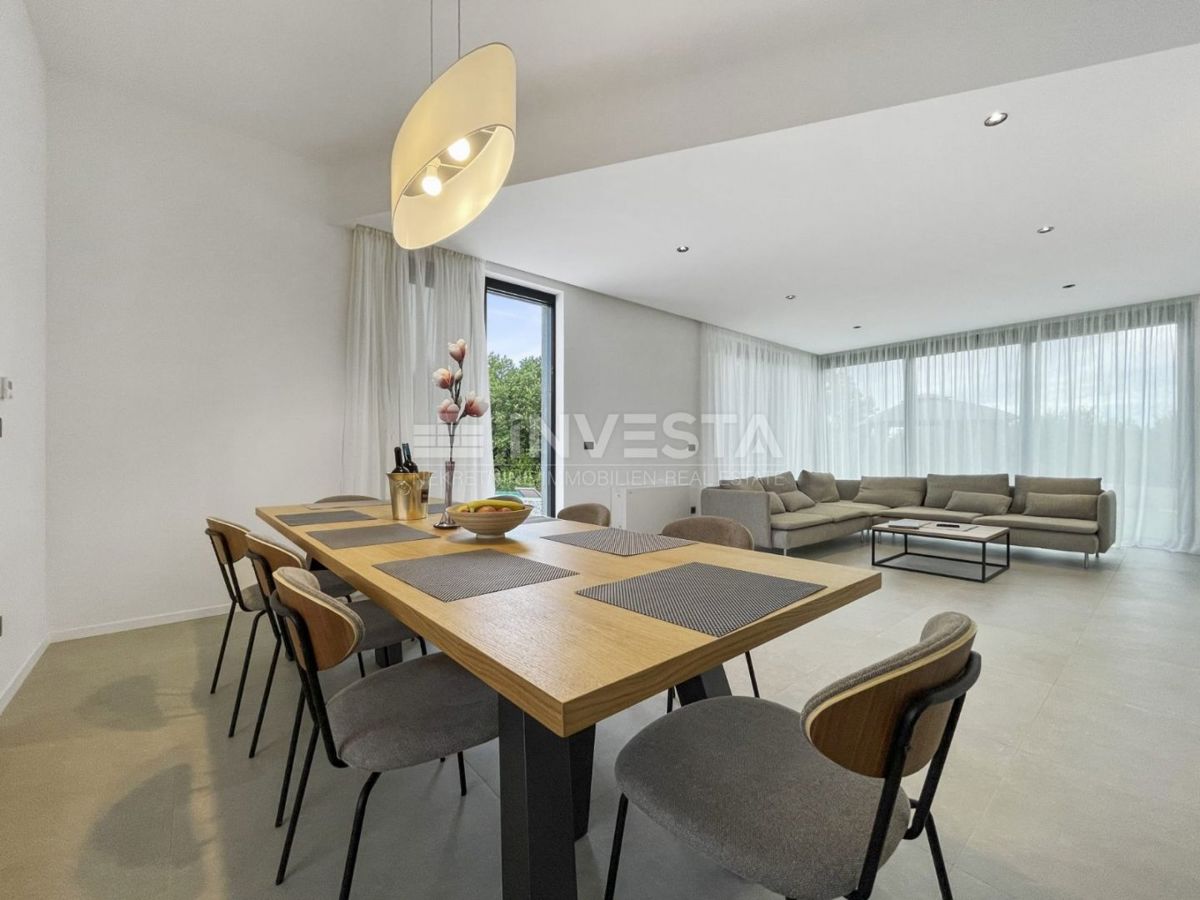 Poreč, dintorni, villa moderna 306m², vista mare