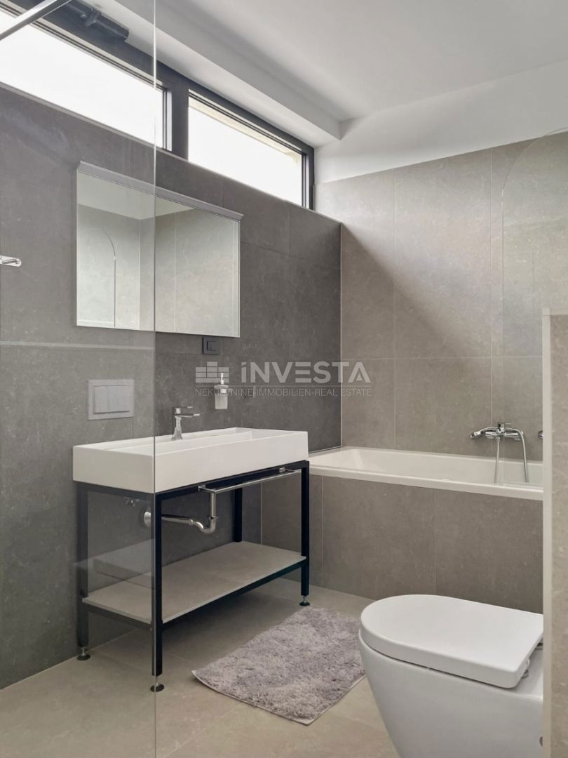 Poreč, dintorni, villa moderna 306m², vista mare