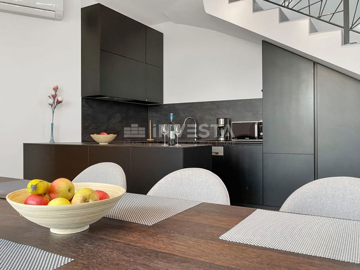 Poreč, dintorni, villa moderna 306m², vista mare