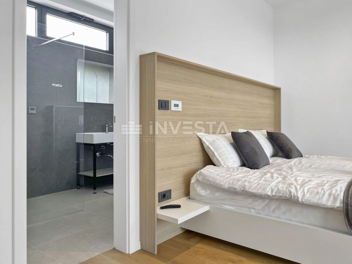 Poreč, dintorni, villa moderna 306m², vista mare