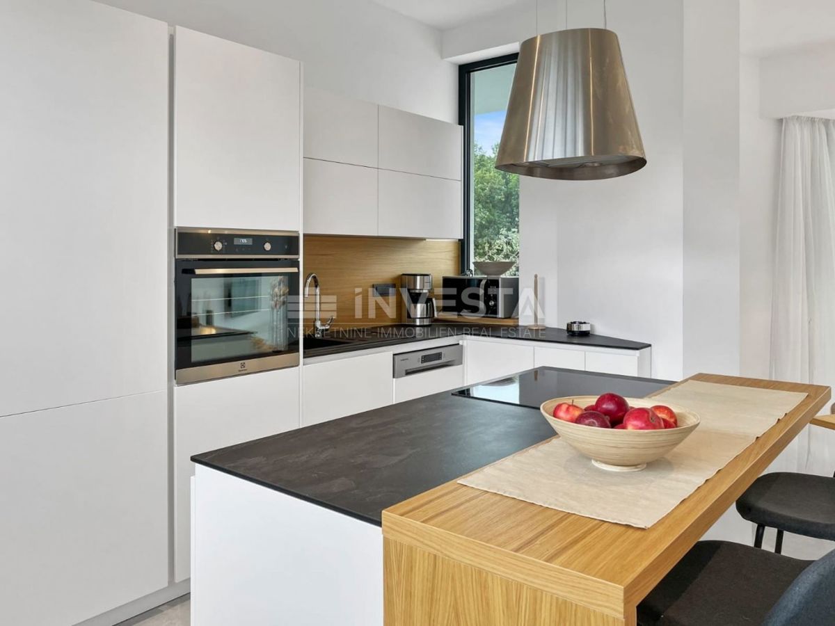 Poreč, dintorni, villa moderna 306m², vista mare